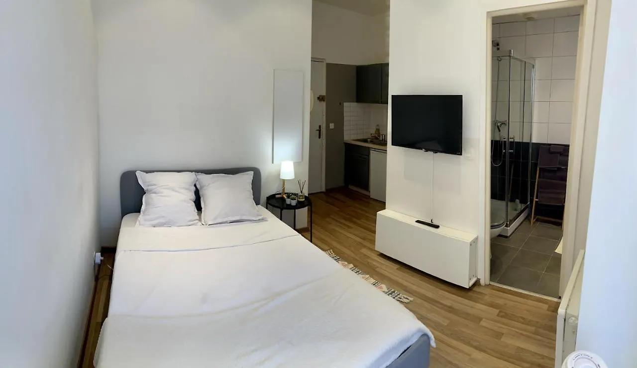 Studio cosy refait à neuf, centre-ville Nice
